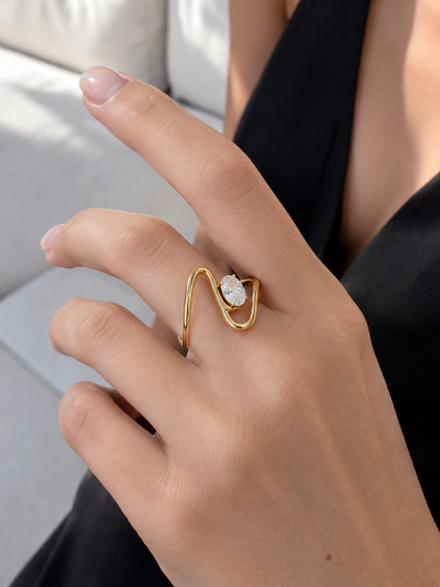 不鏽鋼｜Cora Ring 124｜柯拉流線橢圓鑽不規則戒指